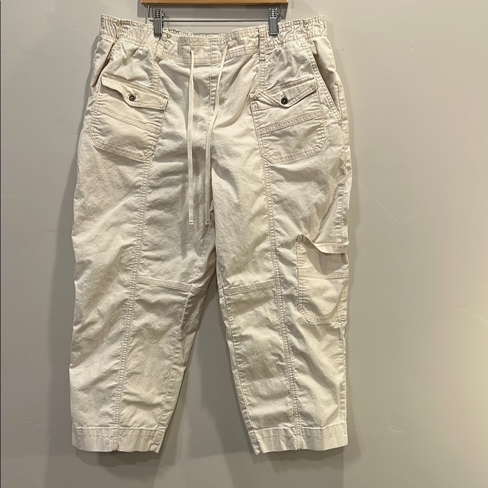 Anthropologie Pilcro White Cargo Pants Relaxed Fit. Size XL.
